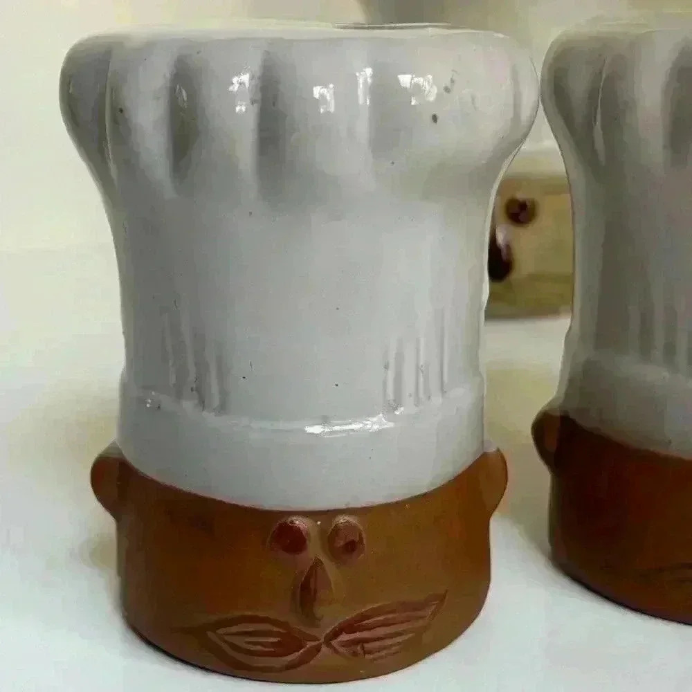 Le Chef vintage glazed ceramic kitchen utensil holder and salt & pepper shakers - Picture 11 of 14